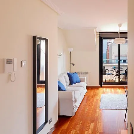 Atico Con Terraza, Vistas Al Mar Y Parking En Playa De S Lorenzo * Gijon