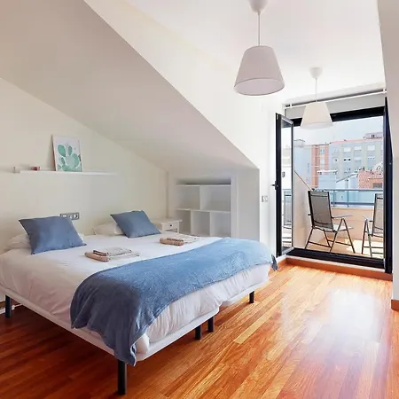 Atico Con Terraza, Vistas Al Mar Y Parking En Playa De S Lorenzo Gijon