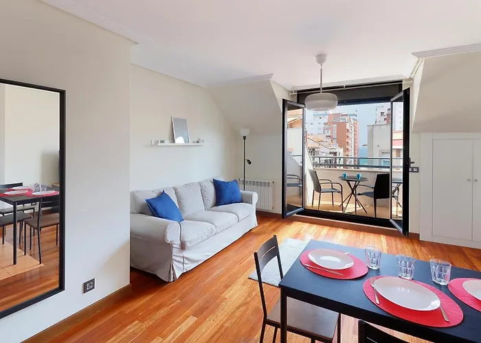 Atico Con Terraza, Vistas Al Mar Y Parking En Playa De S Lorenzo Appartement Gijón